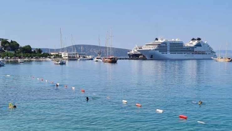 ‘Seabourn Encore’ 383 yolcusuyla Bodrum’a geldi