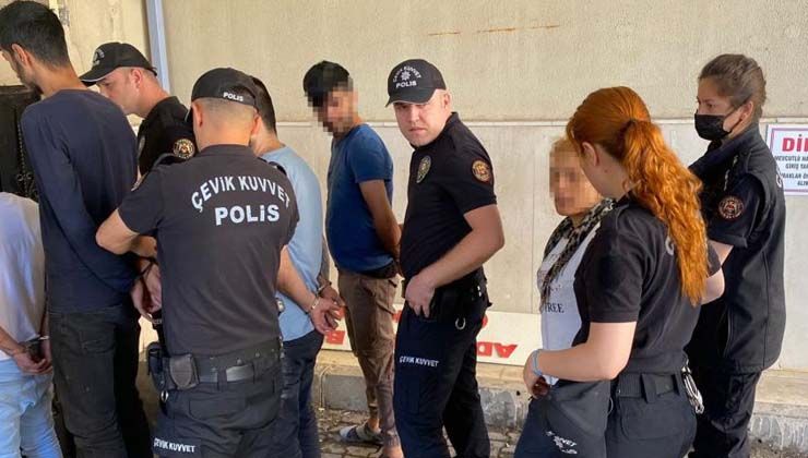 Baron ve baroniçelerin olduğu 46 şüpheli adliyeye çıkartıldı