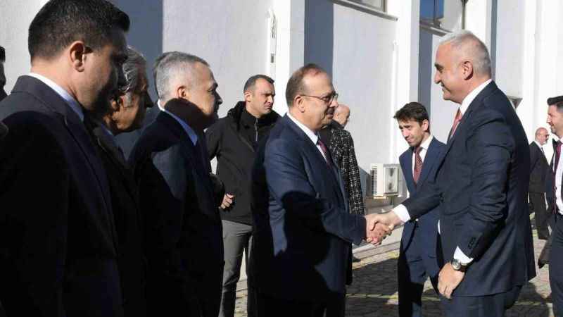 Kültür ve Turizm Bakanı Ersoy: "Turizmdeki hedefimiz 60 milyon ziyaretçi ve 60 milyar dolar gelir elde etmek"