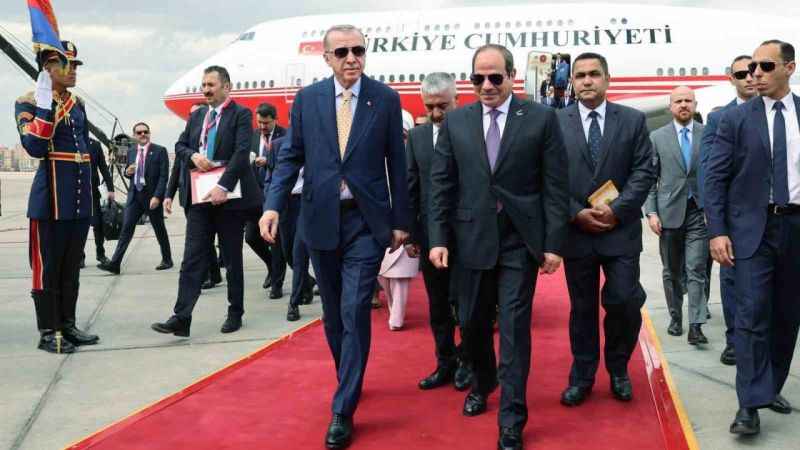 Cumhurbaşkanı Erdoğan, İttihadiye Sarayı’nda resmi törenle karşılandı