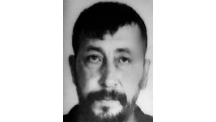 Sokağa atılan koltukta oturur halde ölü bulundu