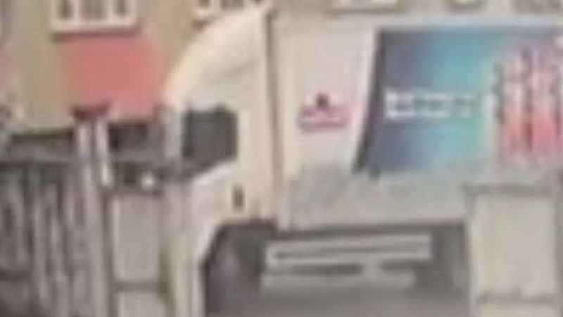 Sakarya'da kamyonetin altında kalan Makbule Mermer hayatını kaybetti Sakarya'da kamyonetin altında kalan Makbule Mermer hayatını kaybetti