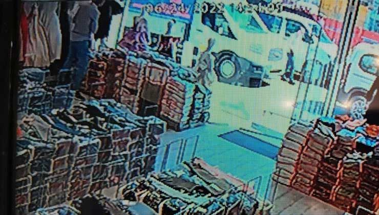 Fatih’te güpe gündüz dehşet: Aracından indirdiği şahsı bacağından vurup gasp etti