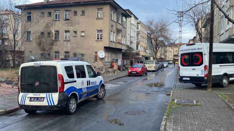 Kayseri'de yaşlı adam evinde ölü bulundu Kayseri'de yaşlı adam evinde ölü bulundu