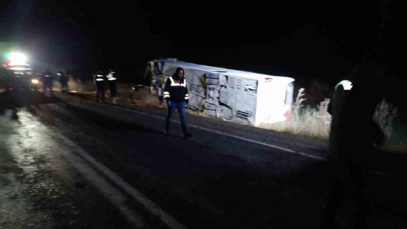 Yozgat’ta otobüs kazası: 4’ü ağır 19 yaralı Yozgat’ta otobüs kazası: 4’ü ağır 19 yaralı