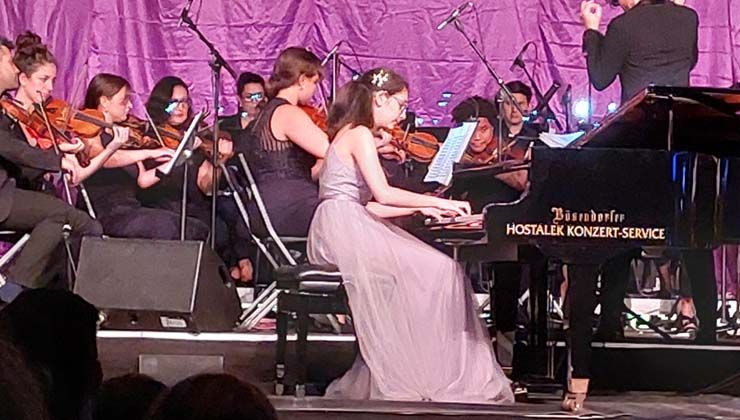 Ayşe Cemre yeteneği ile herkesi büyüledi