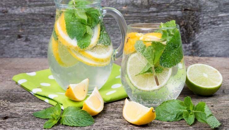 Yaz aylarında serinlemenin doğal yolu maden suyu