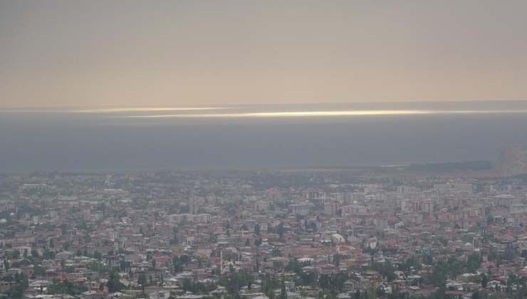 Van’a gökten çamur yağdı