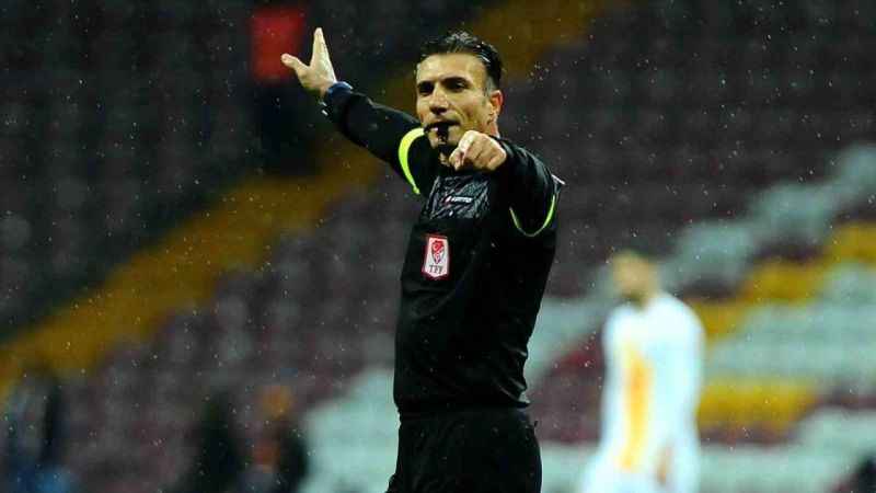 Çaykur Rizespor - Fenerbahçe maçının VAR hakemi Özgür Yankaya oldu Çaykur Rizespor - Fenerbahçe maçının VAR hakemi Özgür Yankaya oldu