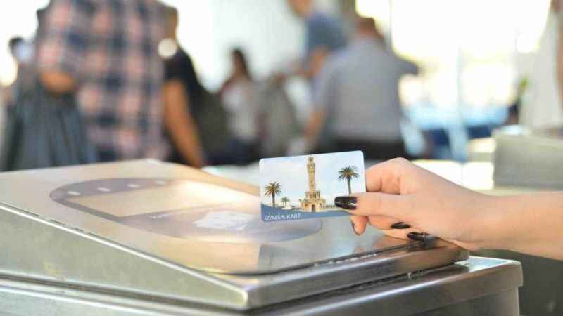 İzmir’de ulaşımda 120 dakika ücretsiz aktarma müjdesi