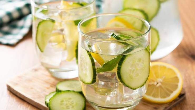 Su içemeyenlere üç aromalı su önerisi