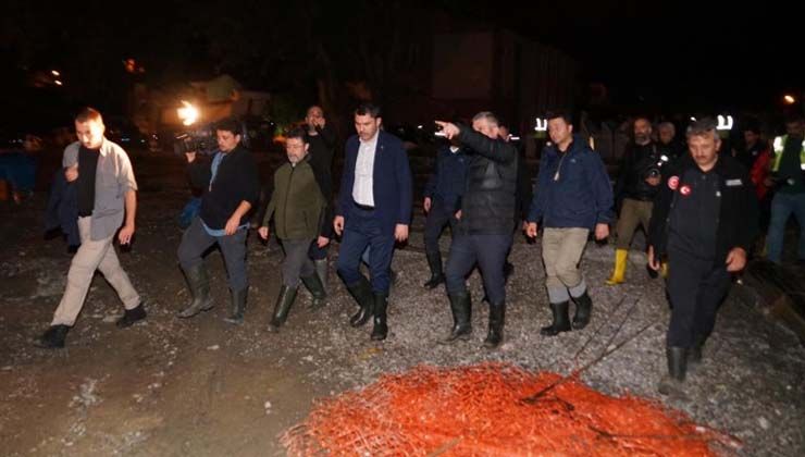 Bakan Kurum: Yaşanan sel felaketinde 1 kişi kayıp olarak aranıyor
