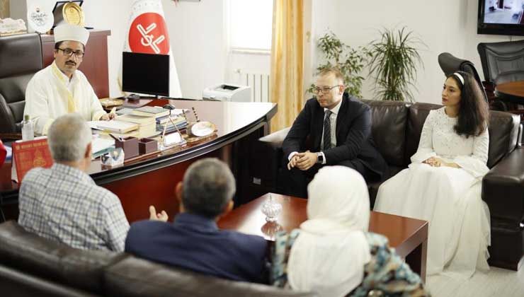 Kuveyt’te tanıştılar, sevdiği kadınla evlenebilmek için Müslüman oldu