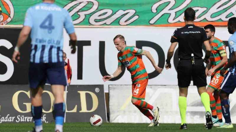 Alanyaspor son dakika golü ile galibiyeti kaçırdı: 3-3
