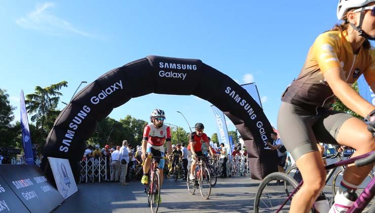 Bisiklet severler, Samsung’un en yeni akıllı saatlerini ve kulaklıklarını deneyimledi