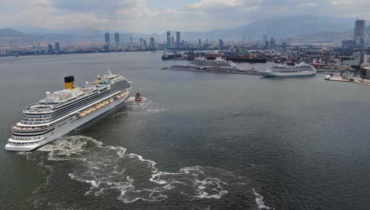 İzmir’e aynı gün 3 kruvaziyer geldi