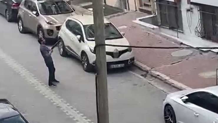 Sosyal medyada annesine küfretti, o kişinin evinin önünde ateş açtı