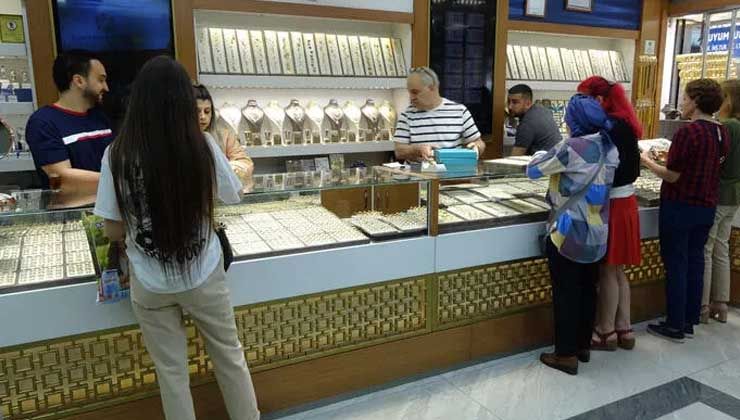 Altının gram fiyatının bin TL’nin altına gerilemesi kuyumcuları hareketlendirdi