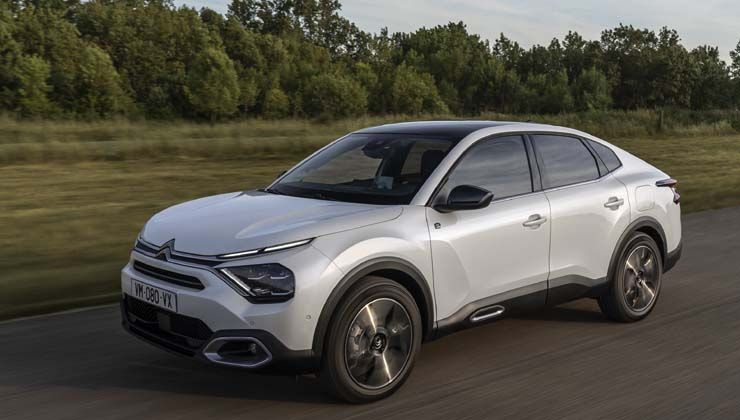 Citroen yeni C4 X’i tüm dünyaya İstanbul’dan tanıttı