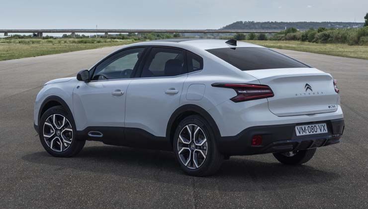 Citroen yeni C4 X’i tüm dünyaya İstanbul’dan tanıttı