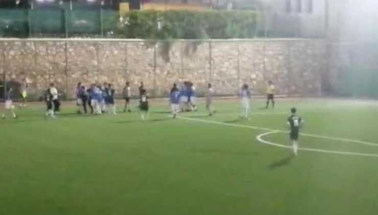 Amatör ligde kavga: Maçın 55. dakikasında sahadan çekildiler