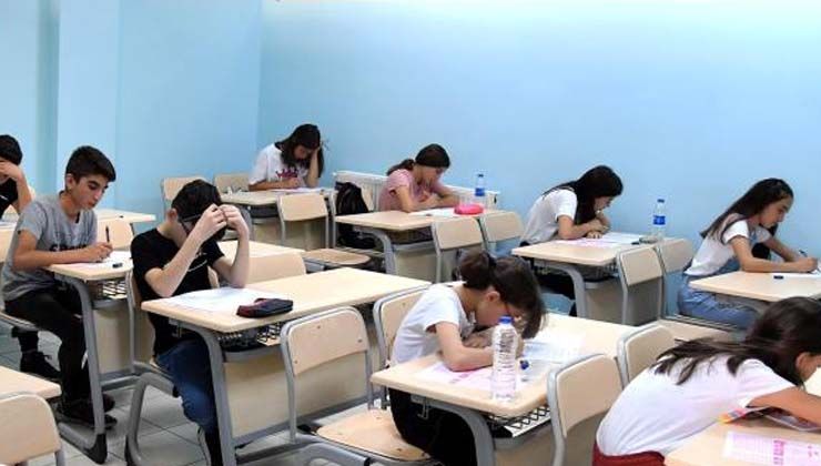 Denizli’de Elif Nehir Şapçı LGS’de 500 tam puan aldı