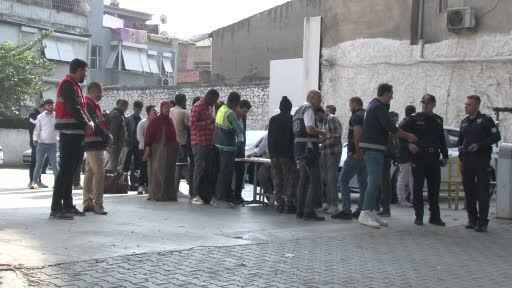 İzmir'de düzenlenen 'Kalkan' operasyonlarında 309 düzensiz göçmen yakalandı