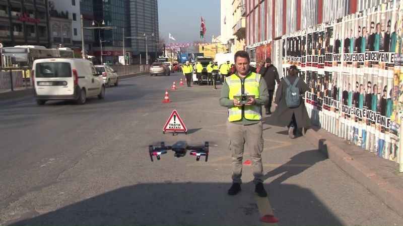 Kadıköy’de dron destekli denetim: Sürücülere para cezası yağdı Kadıköy’de dron destekli denetim: Sürücülere para cezası yağdı