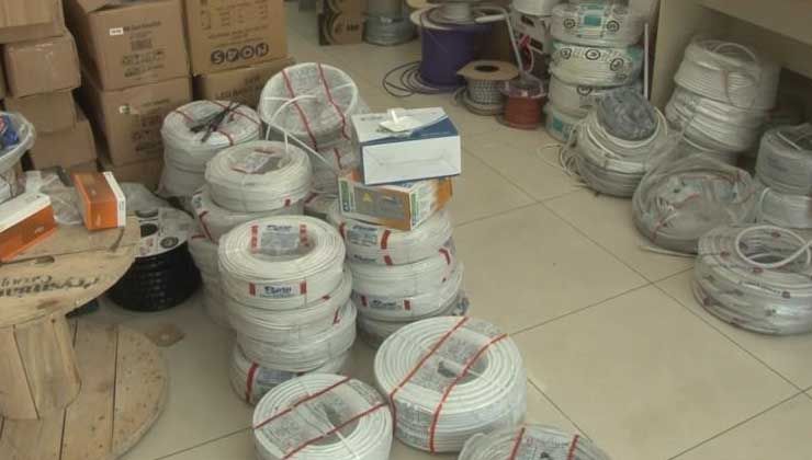 Gaziosmanpaşa’da arsız hırsızlardan vatandaşlara satırlı tehdit