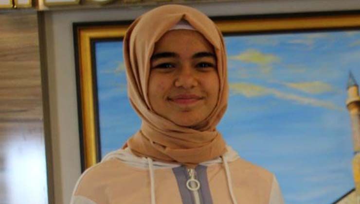 Sivas’ta Ayşenur Zümra Aksu LGS’de 500 tam puan aldı