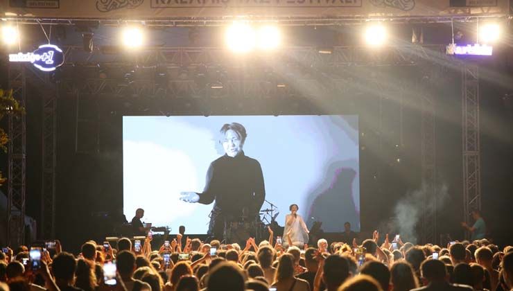 Kalamış Yaz Festivali Nazan Öncel konseri ile başladı