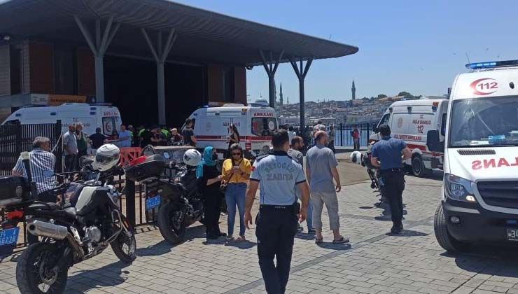 Şehit hatları vapuru iskeleye çarptı: 3 yaralı