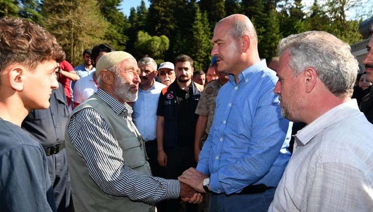 Bakan Soylu, selde kaybolan gencin arama kurtarma çalışmalarını inceledi