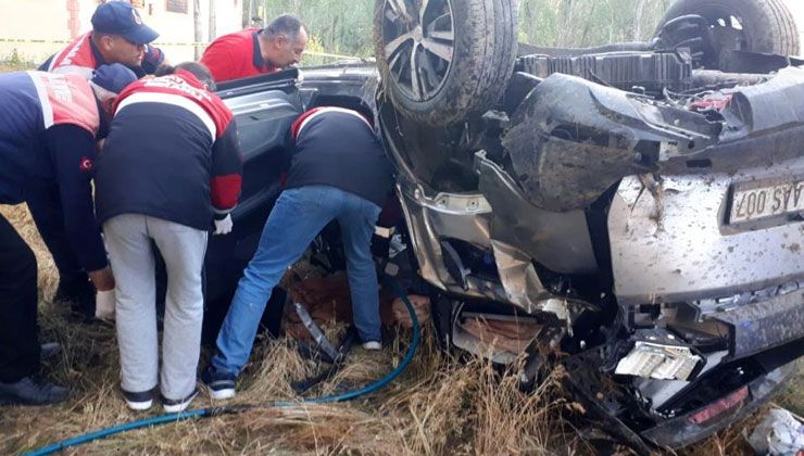 İran’dan tatil dönüşü Sivas’ta kaza geçirdiler: 3 ölü