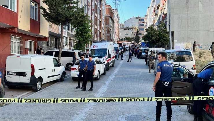 Esenyurt’ta katliam: Annesini ve iki kardeşini öldürdü