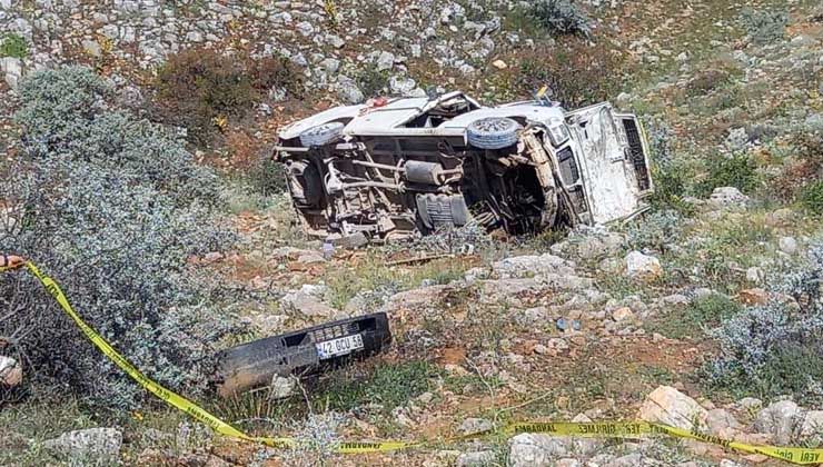 Konya’da tarım işçilerini taşıyan minibüs uçuruma yuvarlandı