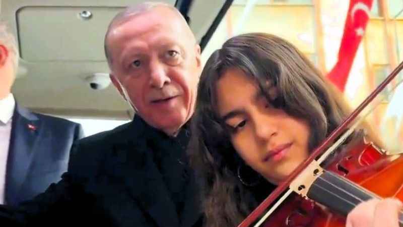 Cumhurbaşkanına keman çalan kız: "Onu canlı görmek ve karşısında çalmak çok farklı bir duygu"