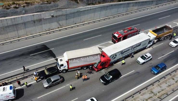 İstanbul Tem Sultanbeyli mevkiinde feci kaza: Trafik durma noktasında