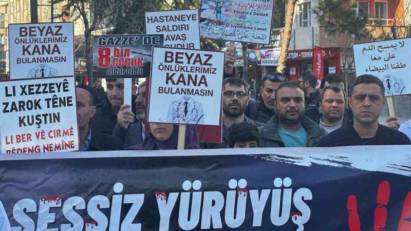 Doktorların İsrail’e karşı "sessiz yürüyüşü" devam ediyor