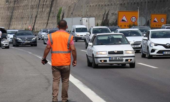Bolu Dağı’nda tatilcilerin trafik yoğunluğu başladı
