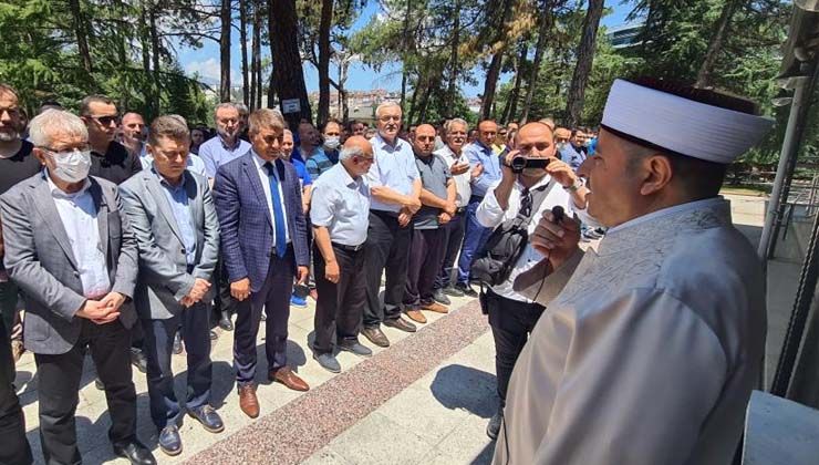 Ekrem Karakaya teri kurumadan ikinci anjiyoya giren bir doktordu