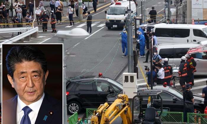 Japonya eski başkanı Şinzo Abe uğradığı silahlı saldırı sonucu hayatını kaybetti