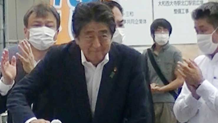 Abe’nin katilinin evinde, çok sayıda silah ele geçirildi