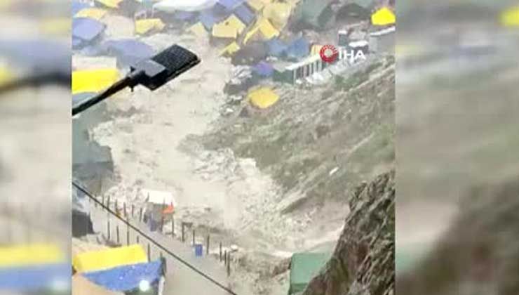 Hindistan’ı sel vurdu: 15 ölü, 50 kayıp