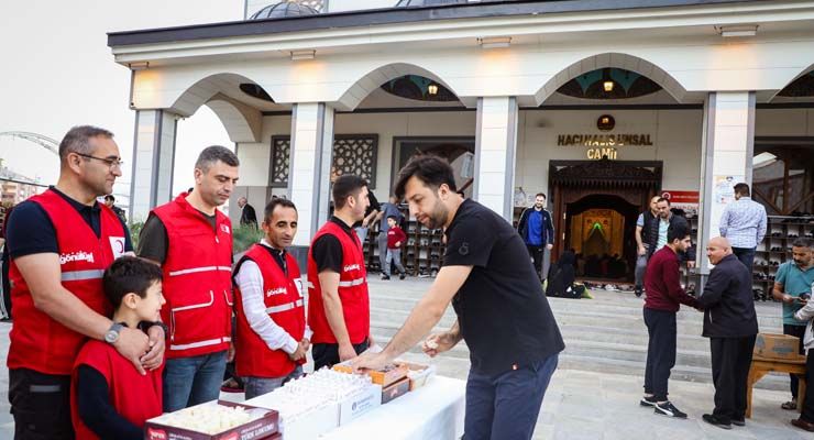 Kızılay Türkiye dahil 22 ülkede kurban kesimlerine başladı