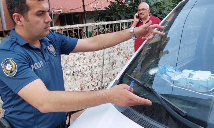 Yorgun mermi aracın camına isabet etti