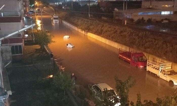 Ankara’da sağanak yağış etkili oldu