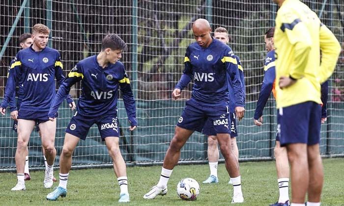 Fenerbahçe, yeni sezon hazırlıklarını sürdürdü