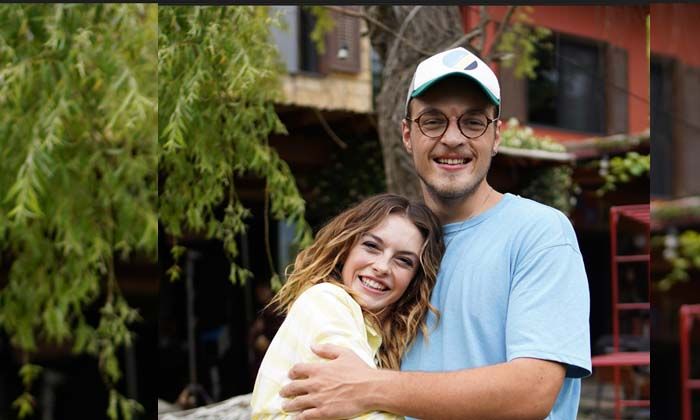 Melis Sezen kardeşiyle aynı reklamda