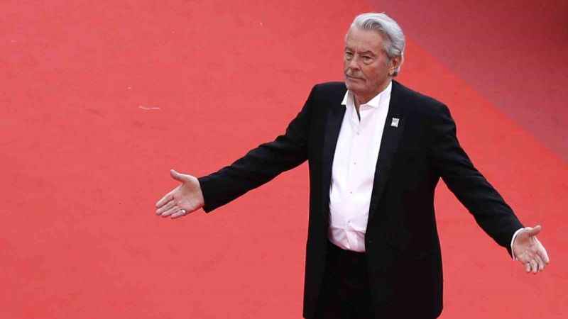 Fransız yıldız Alain Delon’un evinden 72 silah ve 3 bin mermi çıktı Fransız yıldız Alain Delon’un evinden 72 silah ve 3 bin mermi çıktı